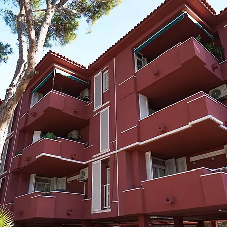 Apartment-4people-parking-castelledefels-bikes-bbq Castelldefels