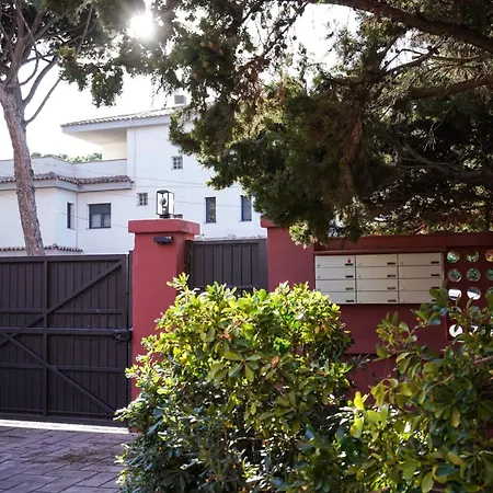 Apartment Apartment-4people-parking-castelledefels-bikes-bbq